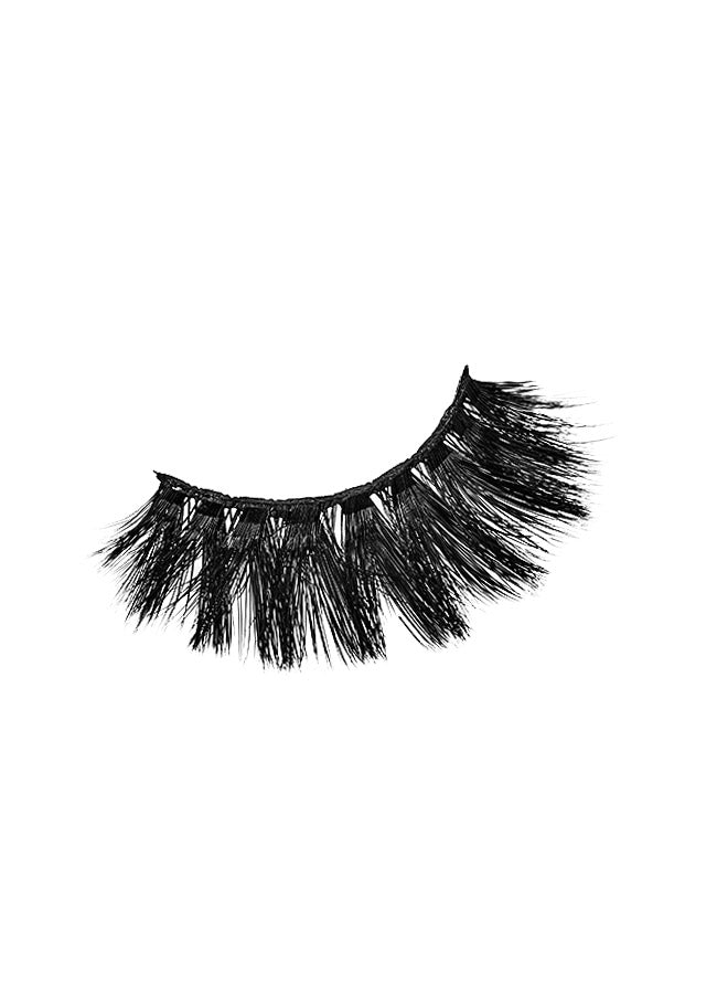 London Copyright False Eyelashes - style Soho - close up